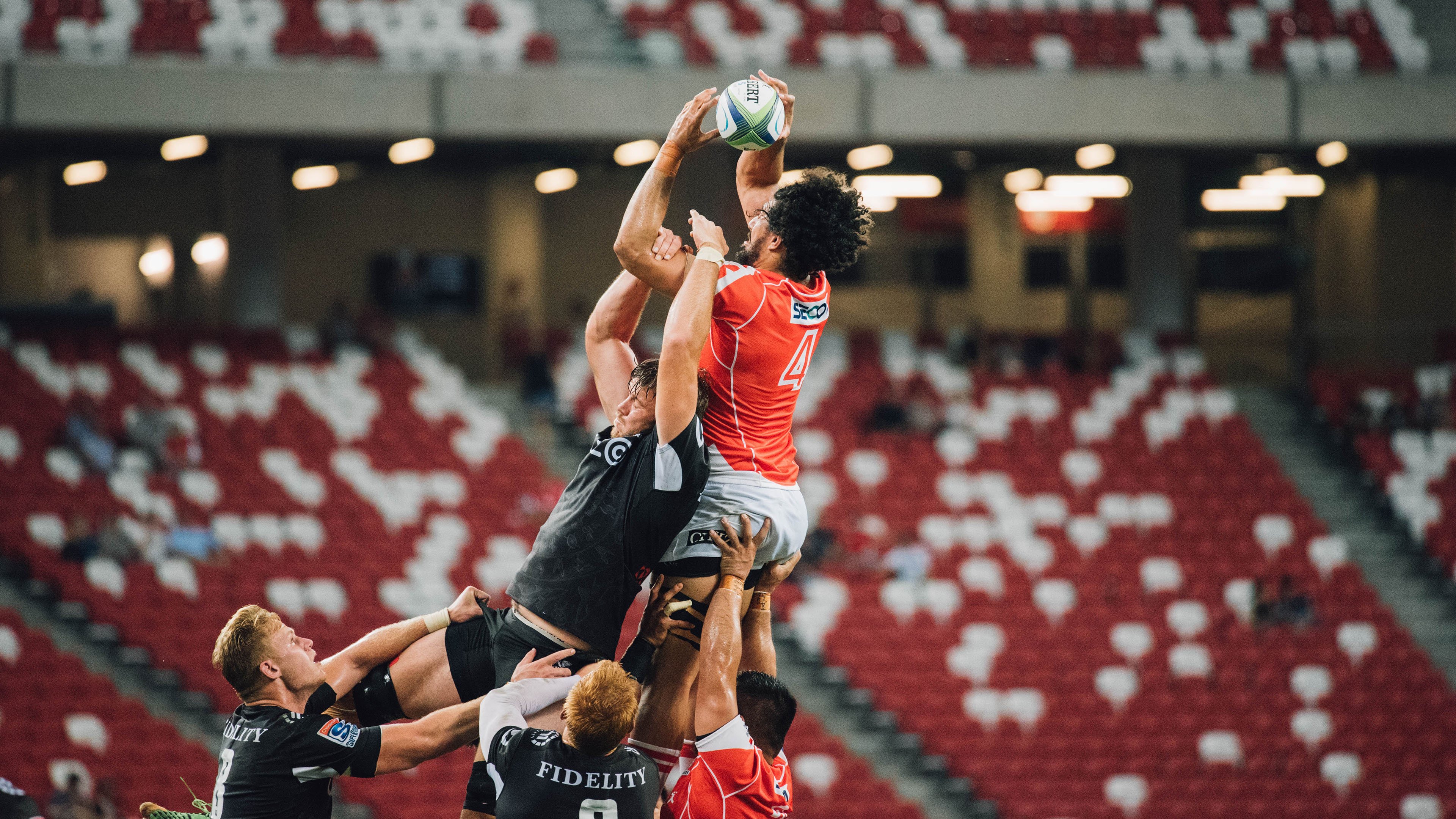 新疆男篮外援发挥关键作用球队气势如虹，新疆男篮队员外援